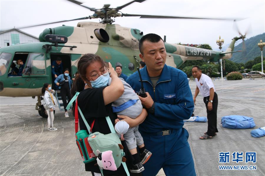 （在習(xí)近平強(qiáng)軍思想指引下·我們在戰(zhàn)位報(bào)告·圖文互動(dòng)）（1）將強(qiáng)軍使命書寫在祖國的藍(lán)天上——陸軍第77集團(tuán)軍某陸航旅聚焦練兵備戰(zhàn)記事