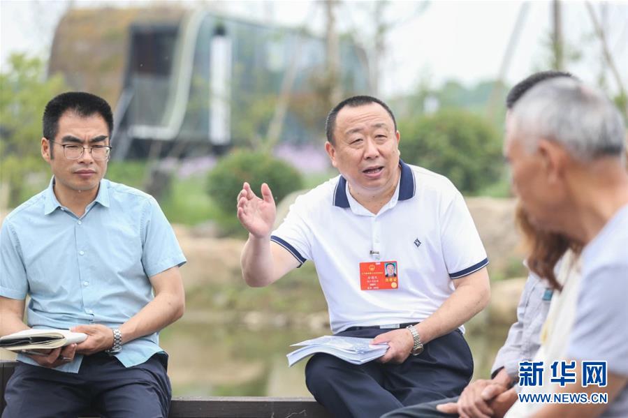 （新華全媒頭條·兩會(huì)精神看落實(shí)·圖文互動(dòng)）（2）整體謀劃、系統(tǒng)升級(jí)、全面提升——落實(shí)全國(guó)兩會(huì)精神織牢織密公共衛(wèi)生防護(hù)網(wǎng)