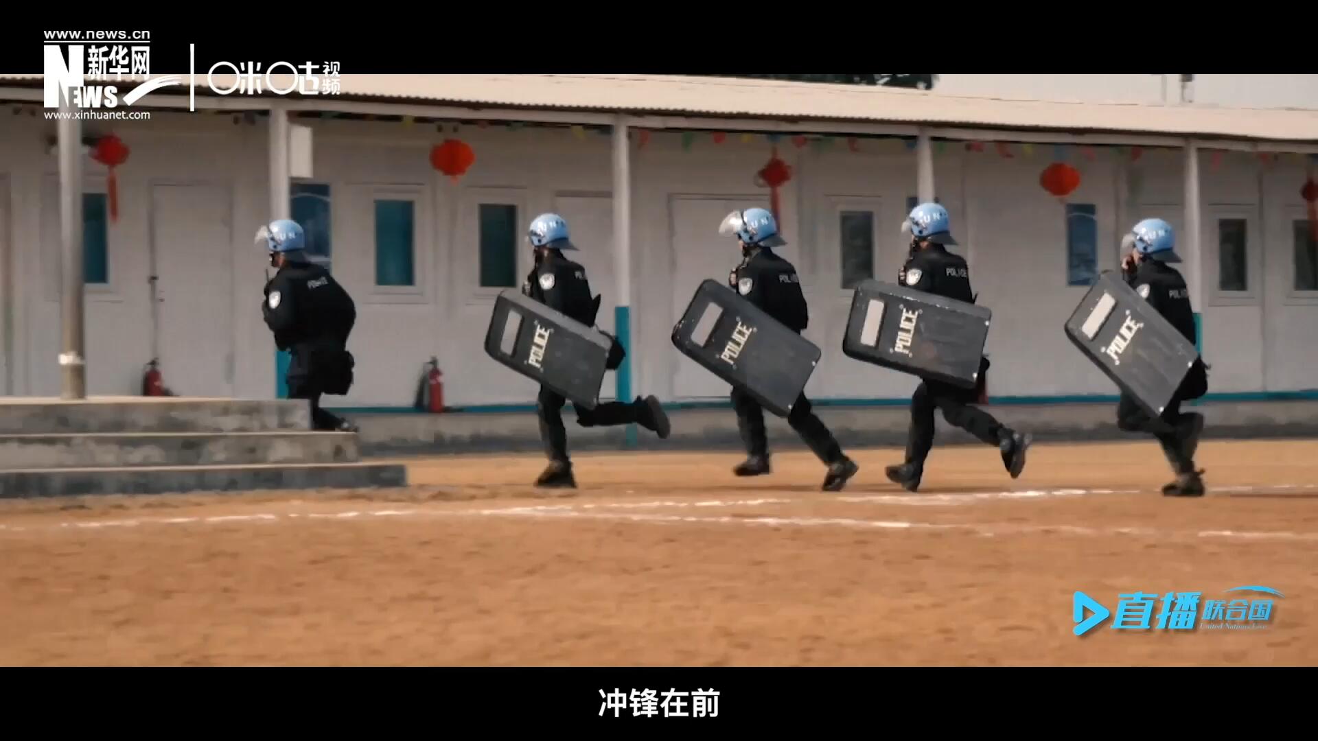 有這樣一支隊(duì)伍，他們不畏艱險(xiǎn)，沖鋒在前，頭戴藍(lán)盔，為和平而戰(zhàn)，他們的名字叫做聯(lián)合國(guó)維和部隊(duì)。
