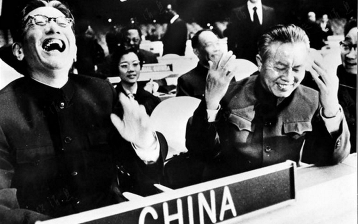 1971年10月25日，聯(lián)大通過決議，恢復(fù)了中華人民共和國在聯(lián)合國的合法席位
