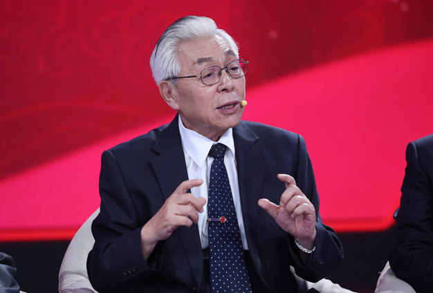 月亮離地球最近，是到達各個遙遠天體的一個‘轉(zhuǎn)運站’。