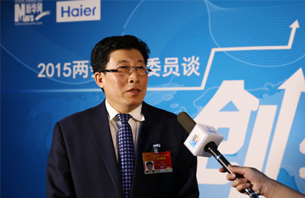 “面對這種新型的、農(nóng)業(yè)轉型的項目，政府各級部門也都在研究怎么落實，還有很多細節(jié)上的問題。”
