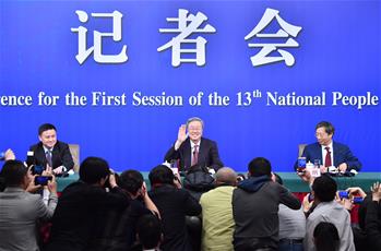 中國(guó)人民銀行行長(zhǎng)周小川等就“金融改革與發(fā)展”答記者問