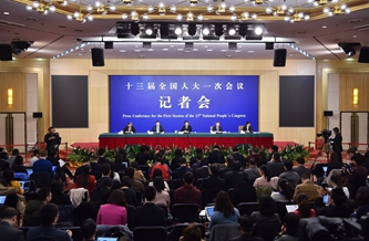商務(wù)部部長(zhǎng)鐘山等就“推動(dòng)形成全面開放新格局 推動(dòng)商務(wù)事業(yè)高質(zhì)量發(fā)展”答記者問