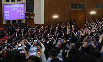 習(xí)近平全票當(dāng)選為國家主席、中央軍委主席