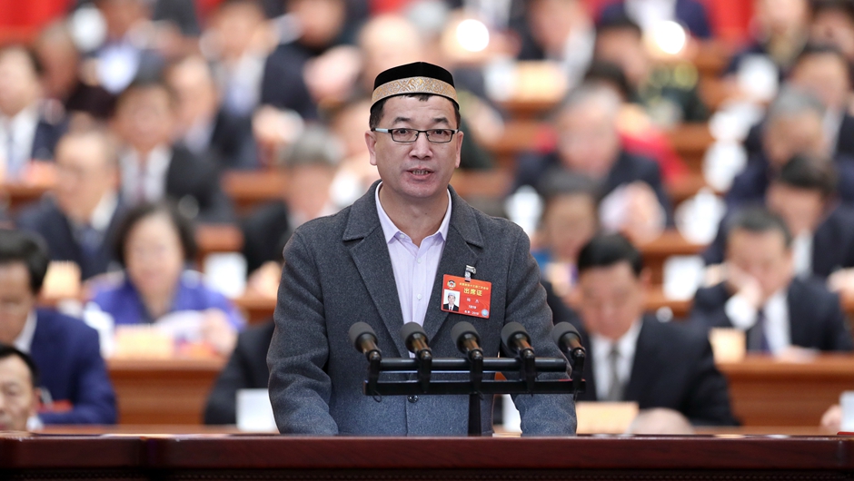 新疆維吾爾自治區(qū)呼圖壁縣政協(xié)副主席、伊斯蘭教協(xié)會會長，呼圖壁縣城鎮(zhèn)陜西寺阿訇 楊杰