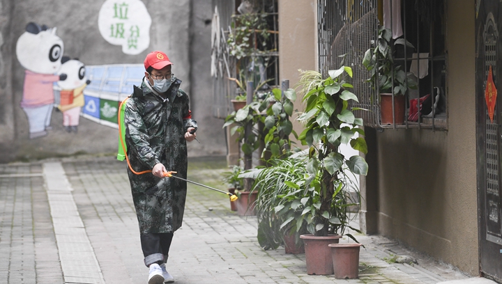 辛識(shí)平：致敬！按下“快進(jìn)鍵”的平凡英雄