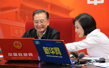 [回顧]2009年溫家寶總理接受中國(guó)政府網(wǎng)、新華網(wǎng)專訪