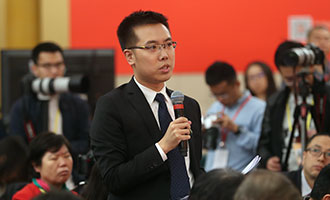中央電視臺、中國國際電視臺記者提問