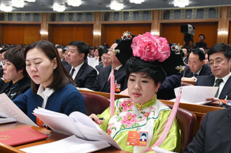 全國(guó)人大代表孫艷玲：做好非遺事業(yè)，讓古老技藝活起來