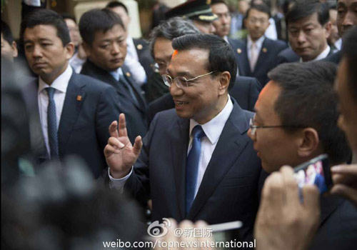 李克強：在非中企了解當?shù)匚幕拍茉「D片來源：“新國際”微博。