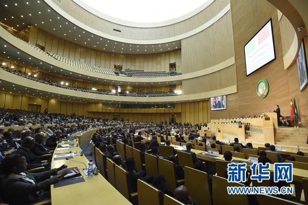  5月5日，中國國務(wù)院總理李克強(qiáng)在位于亞的斯亞貝巴的非洲聯(lián)盟總部發(fā)表題為《開創(chuàng)中非合作更加美好的未來》的演講。 新華社記者 李學(xué)仁 攝 