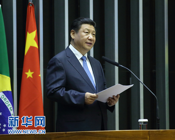 7月16日，國家主席習(xí)近平在巴西國會發(fā)表《弘揚傳統(tǒng)友好共譜合作新篇》的演講。 新華社記者 蘭紅光 攝 