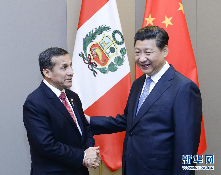 7月16日，國(guó)家主席習(xí)近平在巴西首都巴西利亞會(huì)見秘魯總統(tǒng)烏馬拉。新華社記者 劉建生 攝 