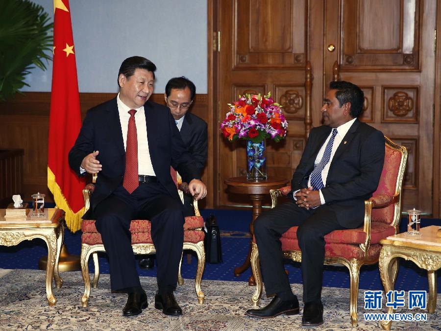 9月15日，國(guó)家主席習(xí)近平同馬爾代夫總統(tǒng)亞明在馬累舉行會(huì)談。新華社記者 鞠鵬 攝