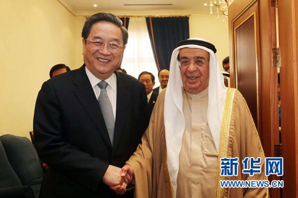 11月6日，正在巴林進(jìn)行正式友好訪問的全國政協(xié)主席俞正聲在麥納麥會見巴林副首相穆罕默德。 新華社記者劉衛(wèi)兵攝