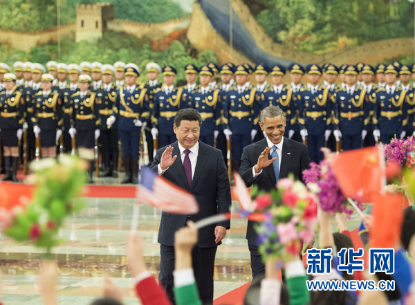 11月12日，國(guó)家主席習(xí)近平在北京人民大會(huì)堂舉行歡迎儀式，歡迎美國(guó)總統(tǒng)奧巴馬對(duì)中國(guó)進(jìn)行國(guó)事訪問(wèn)。 新華社記者 黃敬文 攝