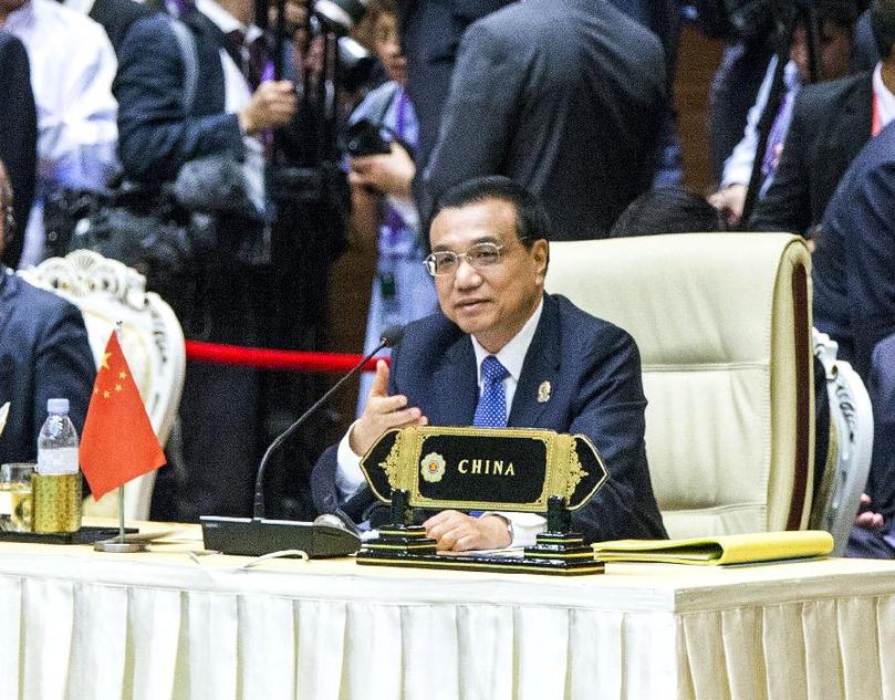 11月13日，中國國務(wù)院總理李克強(qiáng)在緬甸內(nèi)比都出席第九屆東亞峰會(huì)。 新華社記者 鞠鵬 攝 