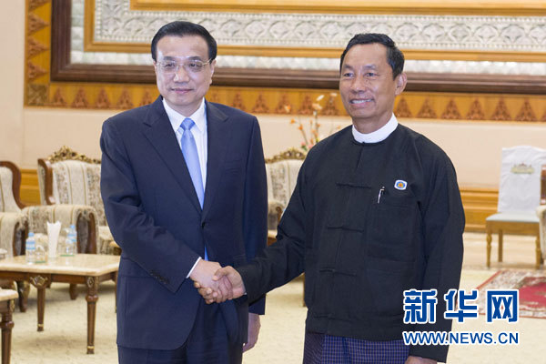 11月14日，國(guó)務(wù)院總理李克強(qiáng)在內(nèi)比都會(huì)見緬甸聯(lián)邦議會(huì)議長(zhǎng)兼人民院議長(zhǎng)吳瑞曼。新華社記者王曄攝