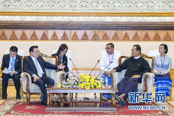 11月14日，中國(guó)國(guó)務(wù)院總理李克強(qiáng)在內(nèi)比都會(huì)見緬甸聯(lián)邦議會(huì)議長(zhǎng)兼人民院議長(zhǎng)吳瑞曼。新華社記者 王曄 攝