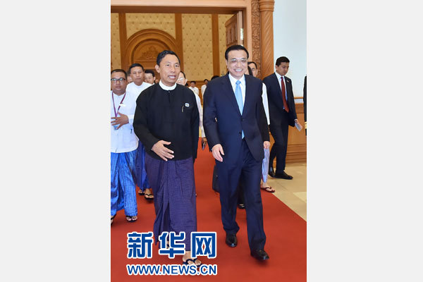 11月14日，中國(guó)國(guó)務(wù)院總理李克強(qiáng)在內(nèi)比都會(huì)見緬甸聯(lián)邦議會(huì)議長(zhǎng)兼人民院議長(zhǎng)吳瑞曼。新華社記者 李濤 攝