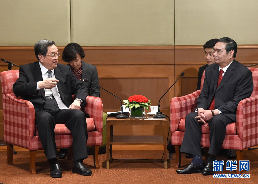 12月25日至27日，中共中央政治局常委、全國政協(xié)主席俞正聲對越南進行正式訪問。這是12月25日，俞正聲在河內(nèi)會見越共中央書記處常務(wù)書記黎鴻英。 新華社記者劉建生攝