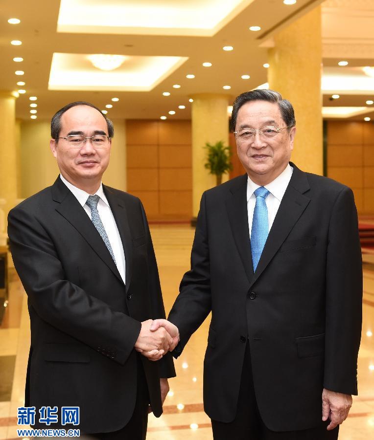 12月25日至27日，中共中央政治局常委、全國政協(xié)主席俞正聲對越南進行正式訪問。這是12月26日，俞正聲在河內(nèi)與越南祖國陣線主席阮善仁舉行會談。 新華社記者劉建生攝