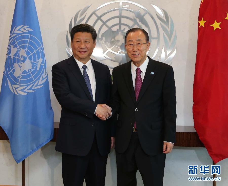 9月26日，國(guó)家主席習(xí)近平在紐約聯(lián)合國(guó)總部會(huì)見聯(lián)合國(guó)秘書長(zhǎng)潘基文。 新華社記者 劉衛(wèi)兵 攝