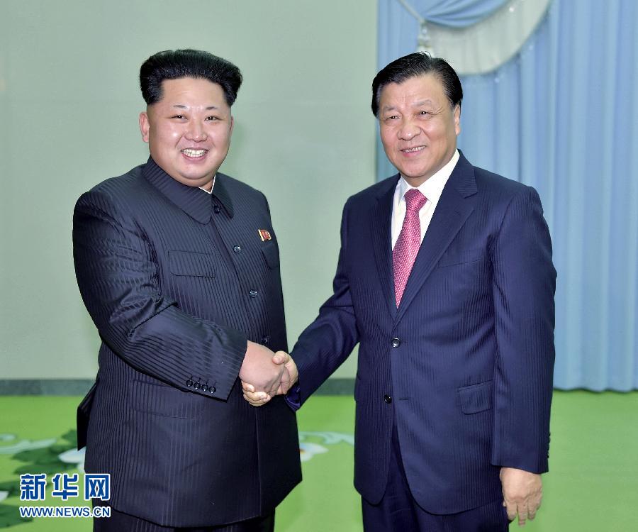 10月9日，中共中央政治局常委、中央書記處書記劉云山在平壤百花園迎賓館會(huì)見朝鮮勞動(dòng)黨第一書記金正恩。 新華社記者 李濤 攝