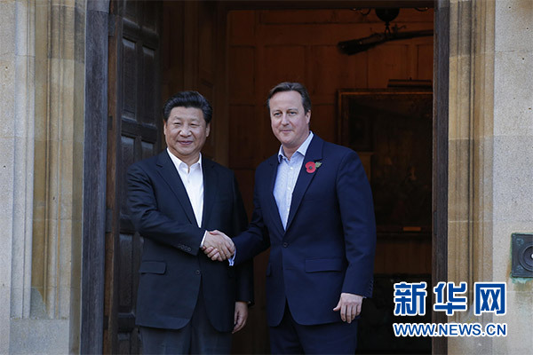 10月22日，國家主席習(xí)近平在契克斯首相鄉(xiāng)間別墅同英國首相卡梅倫再次會晤。新華社記者 鞠鵬 攝