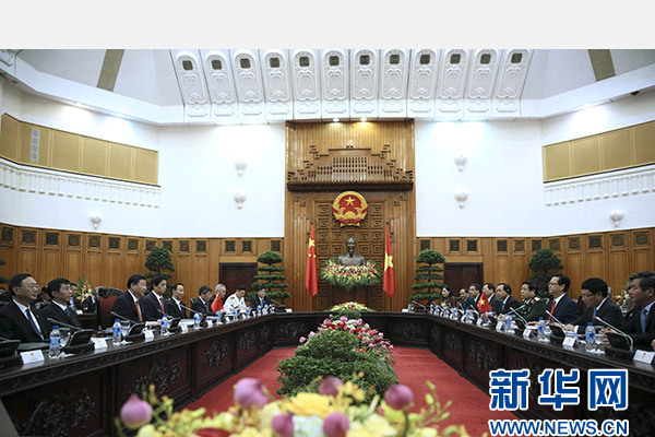 11月5日，中共中央總書記、國家主席習(xí)近平在河內(nèi)同越南總理阮晉勇舉行會(huì)談。 新華社記者 蘭紅光 攝