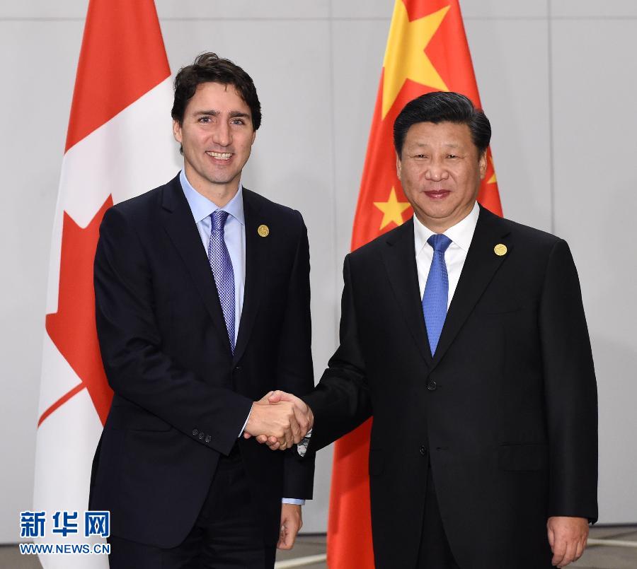 11月16日，國家主席習近平在土耳其安塔利亞會見加拿大總理特魯多。 新華社記者 饒愛民 攝