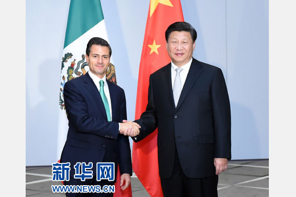 11月16日，國(guó)家主席習(xí)近平在土耳其安塔利亞會(huì)見(jiàn)墨西哥總統(tǒng)培尼亞。 新華社記者張鐸攝