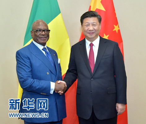 12月3日，國(guó)家主席習(xí)近平在約翰內(nèi)斯堡會(huì)見馬里總統(tǒng)凱塔。新華社記者 李濤 攝 