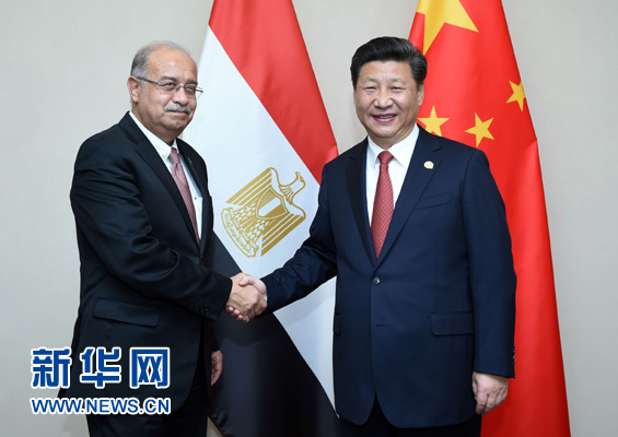 12月4日，國家主席習(xí)近平在約翰內(nèi)斯堡會見埃及總理伊斯梅爾。新華社記者 張鐸 攝 