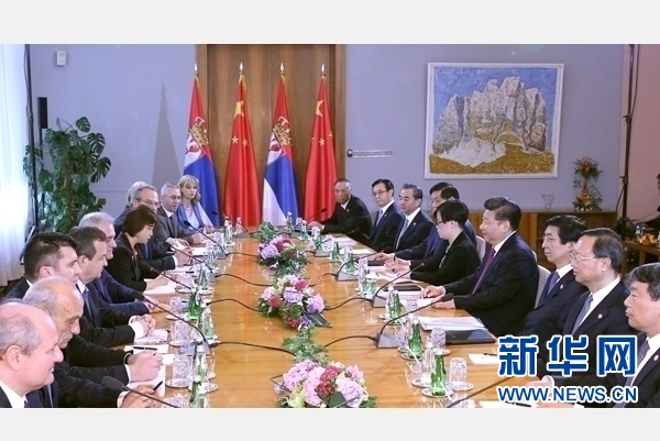 6月18日，國家主席習(xí)近平在貝爾格萊德同塞爾維亞總統(tǒng)尼科利奇舉行會談。 新華社記者 馬占成 攝