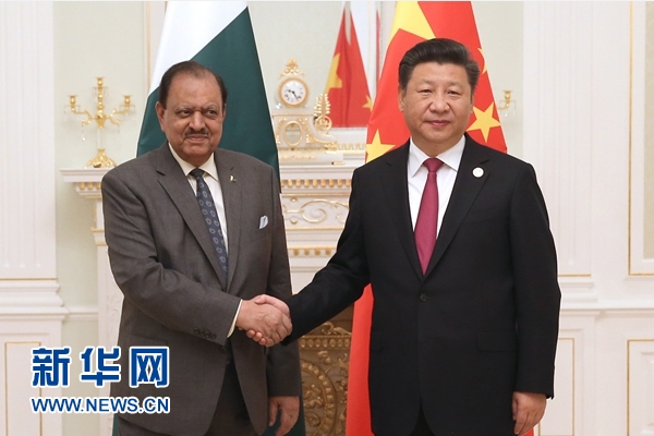 6月23日，國(guó)家主席習(xí)近平在塔什干會(huì)見巴基斯坦總統(tǒng)侯賽因。新華社記者馬占成攝