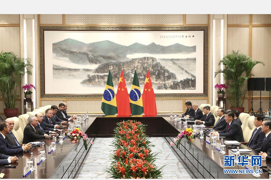 9月2日，國家主席習(xí)近平在杭州會(huì)見前來出席二十國集團(tuán)領(lǐng)導(dǎo)人杭州峰會(huì)的巴西總統(tǒng)特梅爾。 新華社記者龐興雷攝