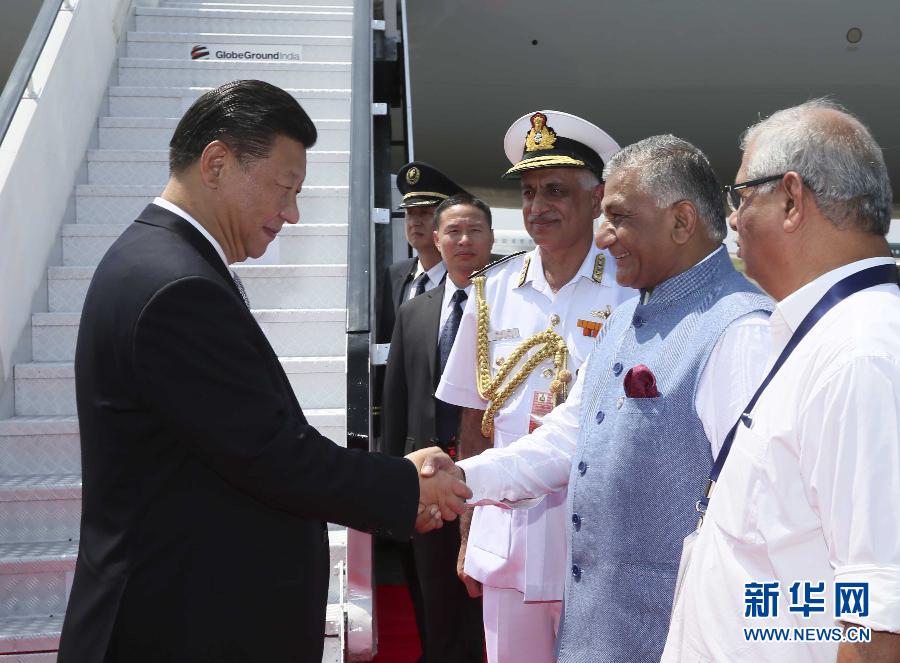 10月15日，國家主席習(xí)近平抵達(dá)印度果阿，應(yīng)印度總理莫迪邀請，出席金磚國家領(lǐng)導(dǎo)人第八次會晤。 新華社記者蘭紅光攝 