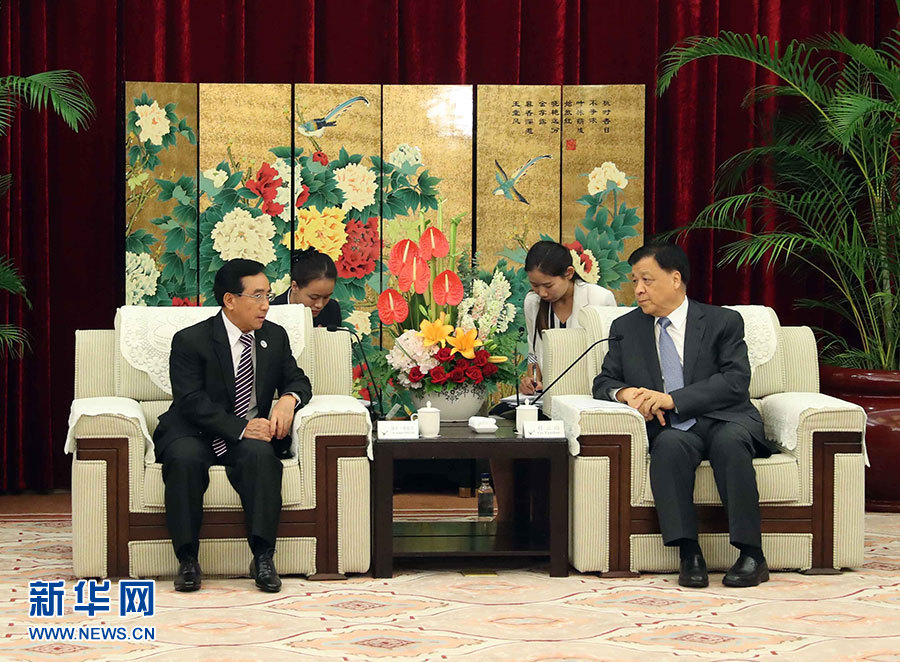 6月11日，中共中央政治局常委、中央書記處書記劉云山在福州會(huì)見來華出席金磚國家政黨、智庫和民間社會(huì)組織論壇的老撾人民革命黨中央政治局委員、中央書記處常務(wù)書記、國家副主席潘坎。新華社記者劉衛(wèi)兵攝