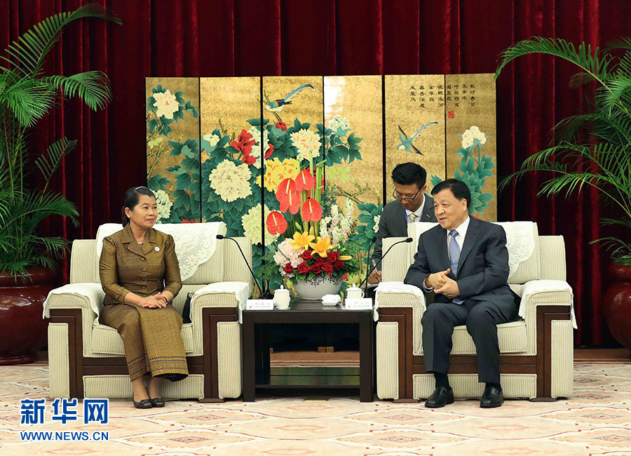 6月11日，中共中央政治局常委、中央書記處書記劉云山在福州會(huì)見來華出席金磚國家政黨、智庫和民間社會(huì)組織論壇的柬埔寨人民黨中央常委、副首相梅森安。新華社記者劉衛(wèi)兵攝