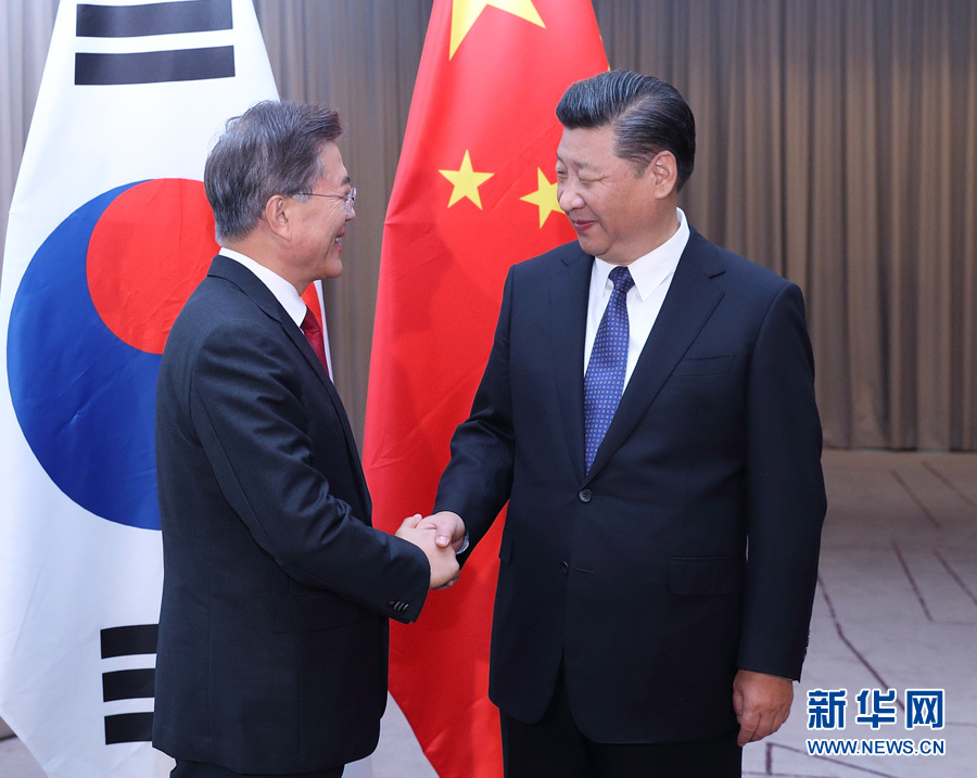 7月6日，國家主席習(xí)近平在柏林會(huì)見韓國總統(tǒng)文在寅。 新華社記者 王曄攝