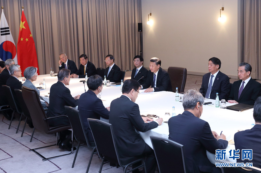 7月6日，國家主席習(xí)近平在柏林會(huì)見韓國總統(tǒng)文在寅。 新華社記者 王曄攝
