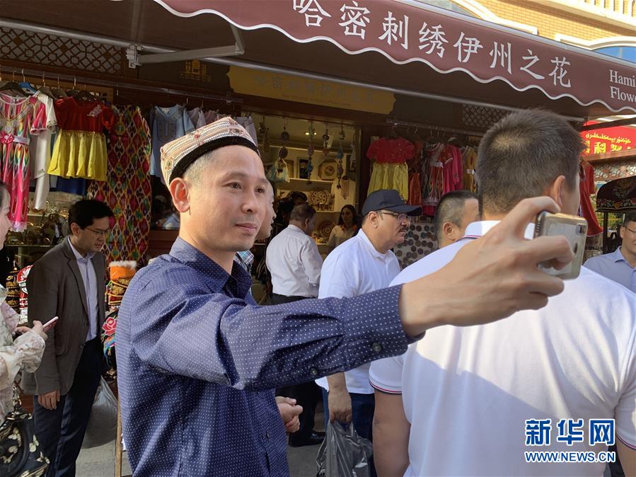 （圖文互動）（4）多國駐華使節(jié)參訪新疆：中國反恐、去極端化經(jīng)驗(yàn)值得學(xué)習(xí)借鑒