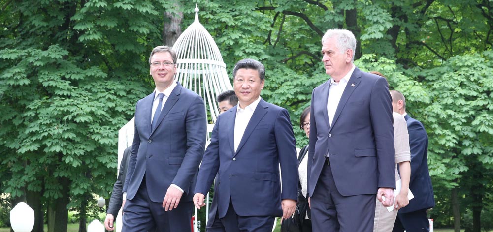 習(xí)近平出席塞爾維亞總統(tǒng)尼科利奇、總理武契奇共同舉行的午宴